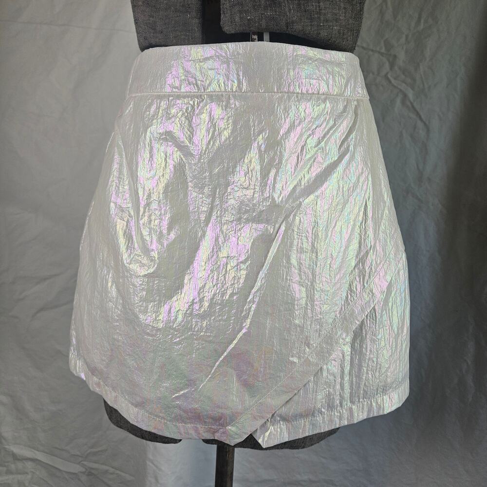 White Iridescent Skort Size Medium